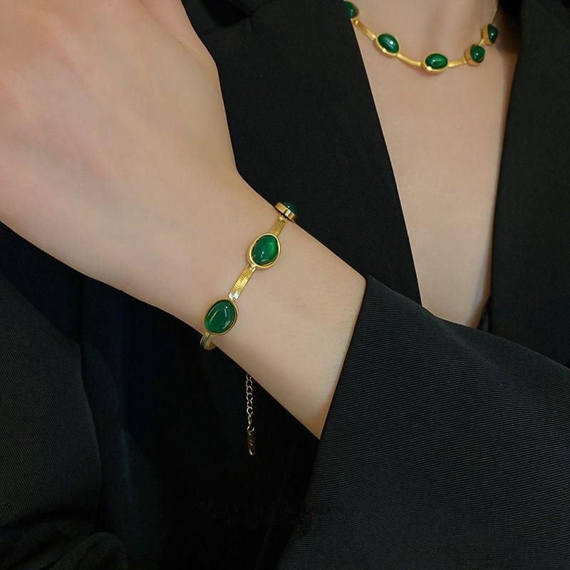 Oval Green Crystal Pendant Necklace + Free Bracelet